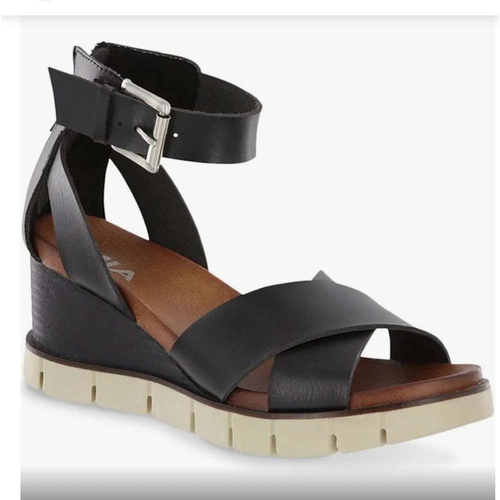 MIA Lauri Wedge Black Sandal 6 1/2